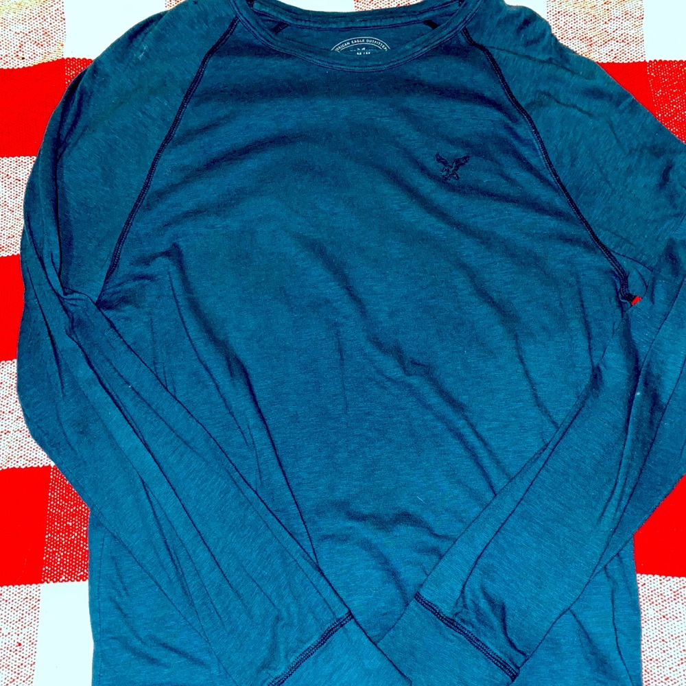 AMERICAN EAGLE LONG SLEEVE
